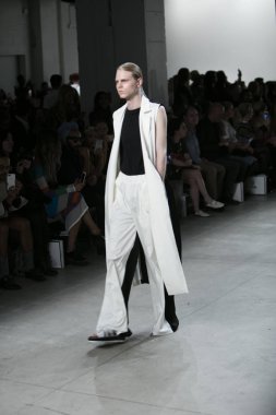 Hakan Akkaya moda gösterisi ilkbahar yaz 2018