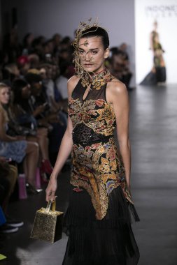 Catherine Njoo defilede Endonezya çeşitlilik 2017