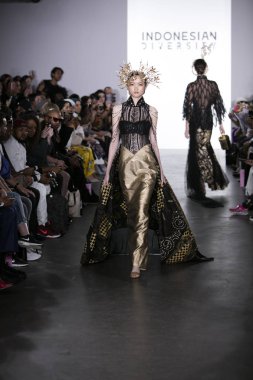 Catherine Njoo defilede Endonezya çeşitlilik 2017