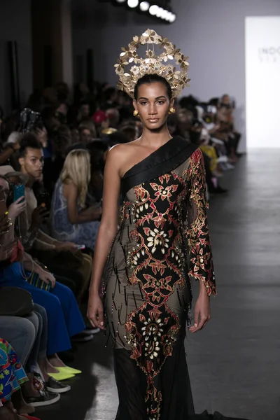 Catherine Njoo defilede Endonezya çeşitlilik 2017