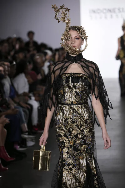 Catherine Njoo defilede Endonezya çeşitlilik 2017