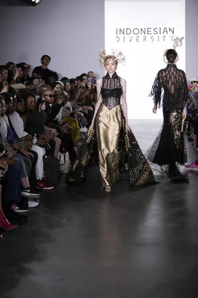 Catherine Njoo defilede Endonezya çeşitlilik 2017
