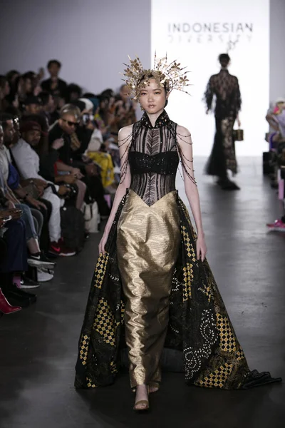 Catherine Njoo defilede Endonezya çeşitlilik 2017