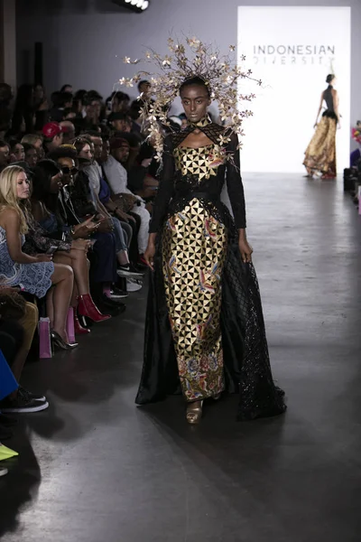 Catherine Njoo defilede Endonezya çeşitlilik 2017