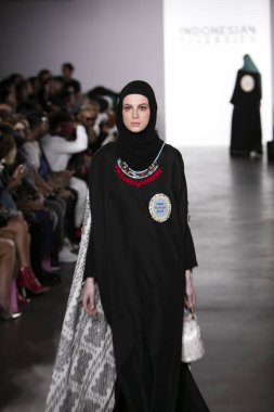 Vivi Zubed defilede Endonezya çeşitlilik 2017