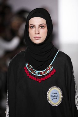 Vivi Zubed defilede Endonezya çeşitlilik 2017