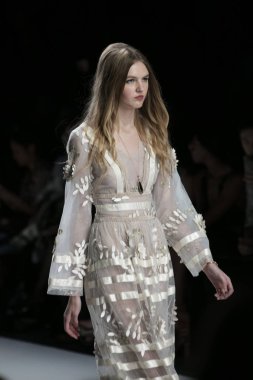 Malan Breton moda gösterisi Ss18