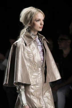 Malan Breton moda gösterisi Ss18