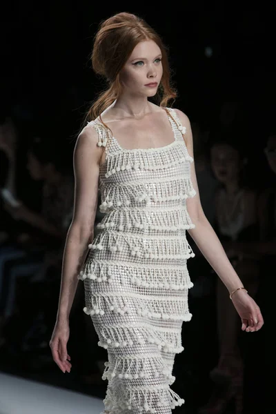 Malan Breton moda gösterisi Ss18