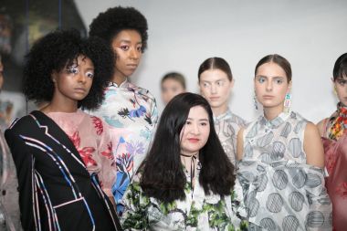 Kar Xue Gao sunu sırasında New York moda hafta Ss18