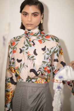 Kar Xue Gao sunu sırasında New York moda hafta Ss18