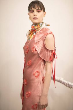 Kar Xue Gao sunu sırasında New York moda hafta Ss18