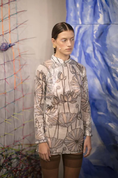 Kar Xue Gao sunu sırasında New York moda hafta Ss18