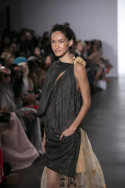 Mehmet'ın moda gösterisi Nyfw ilk sahne Ss18