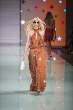 Shantall Lacayo moda Show Miami moda haftası 2017