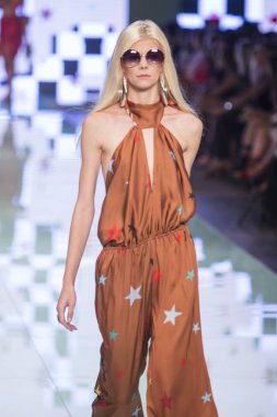 Shantall Lacayo moda Show Miami moda haftası 2017