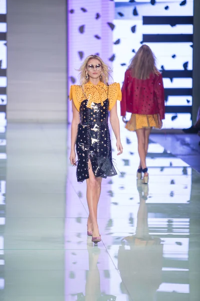 Shantall Langmajer Krisztina divat Show Miami Fashion Week 2017 — Stock Fotó