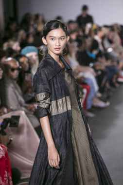 Vishali'nın moda gösterisi sırasında Nyfw Ss18