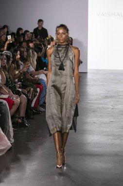 Vishali'nın moda gösterisi sırasında Nyfw Ss18