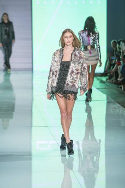 Custo Barcelona defile Miami moda haftasında 2017