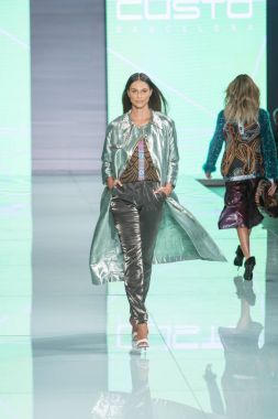 Custo Barcelona defile Miami moda haftası 2017