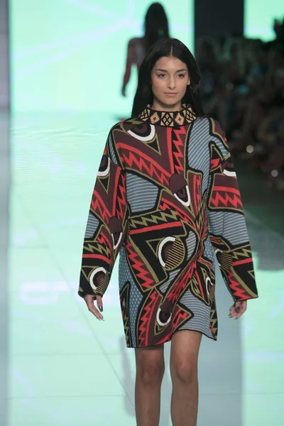 Custo Barcelona defile Miami moda haftası 2017