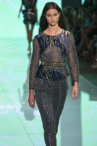 Custo Bracelona moda gösterisi sırasında Miami moda hafta 2017