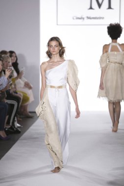 Cindy Monteiro moda gösterisi ilkbahar yaz 2018