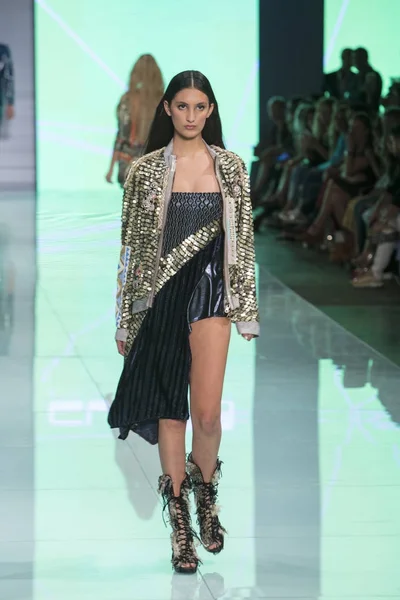 Custo Barcelona defile Miami moda haftasında 2017 — Stok fotoğraf