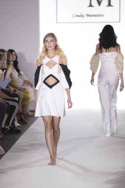 Cindy Monteiro defile Nyfw S/S18 ilk aşamasında