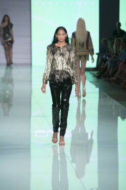 Custo Barcelona Moda Şovu Tatil Köyü 2018