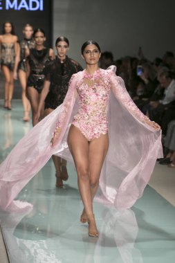 Ellie Madi moda gösterisi yaz 2018