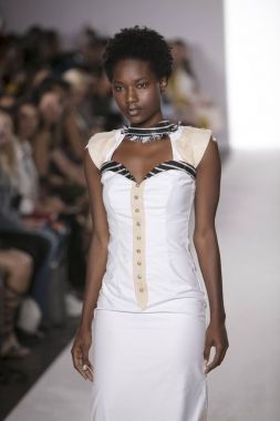 Cindy Monteiro moda gösterisi ilkbahar yaz 2018