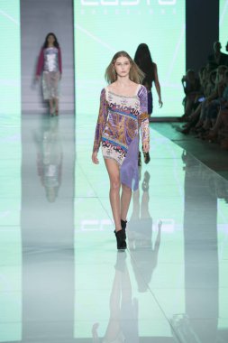 Custo Barcelona Moda Şovu Tatil Köyü 2018