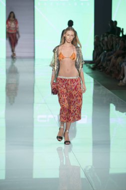 Custo Barcelona Moda Şovu Tatil Köyü 2018