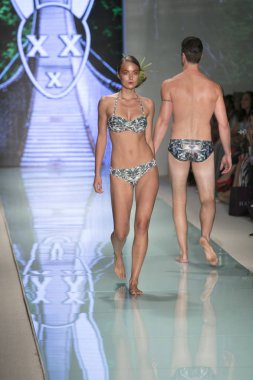 Bayım Triple X Fashion Show yaz 2018