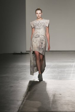 Manken Nyfw ilkbahar/yaz 2018, Konseyi, kalkınan Amerikalı Moda Tasarımcısı Vitrini Fesdevy New York City Pier 59 stüdyolarında 10 Eylül 2017 üzerinde featuring sırasında pist yürür