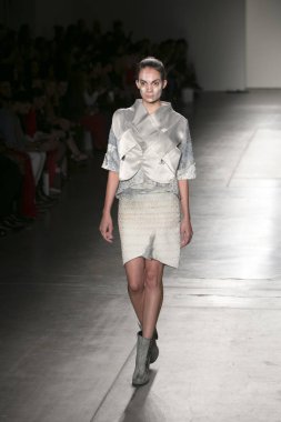 Manken Nyfw ilkbahar/yaz 2018, Konseyi, kalkınan Amerikalı Moda Tasarımcısı Vitrini Fesdevy New York City Pier 59 stüdyolarında 10 Eylül 2017 üzerinde featuring sırasında pist yürür