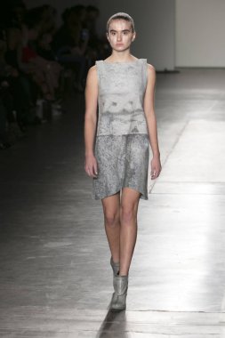 Manken Nyfw ilkbahar/yaz 2018, Konseyi, kalkınan Amerikalı Moda Tasarımcısı Vitrini Fesdevy New York City Pier 59 stüdyolarında 10 Eylül 2017 üzerinde featuring sırasında pist yürür