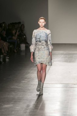Manken Nyfw bahar yaz 2018, Konseyi, kalkınan Amerikan moda tasarımcıları 10 Eylül 2017 New York'ta Pier 59 stüdyolarında iskelede Fesvedy featuring Caafd sırasında pist yürür