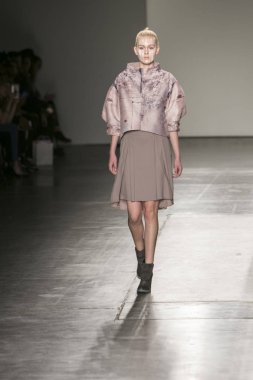 Manken Nyfw bahar yaz 2018, Konseyi, kalkınan Amerikan moda tasarımcıları 10 Eylül 2017 New York'ta Pier 59 stüdyolarında iskelede Fesvedy featuring Caafd sırasında pist yürür