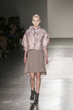 Manken Nyfw bahar yaz 2018, Konseyi, kalkınan Amerikan moda tasarımcıları 10 Eylül 2017 New York'ta Pier 59 stüdyolarında iskelede Fesvedy featuring Caafd sırasında pist yürür