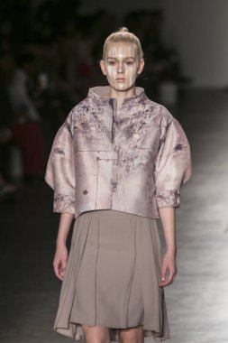 Manken Nyfw bahar yaz 2018, Konseyi, kalkınan Amerikan moda tasarımcıları 10 Eylül 2017 New York'ta Pier 59 stüdyolarında iskelede Fesvedy featuring Caafd sırasında pist yürür