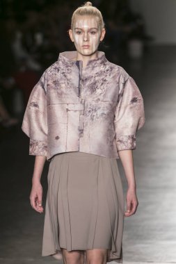 Manken Nyfw bahar yaz 2018, Konseyi, kalkınan Amerikan moda tasarımcıları 10 Eylül 2017 New York'ta Pier 59 stüdyolarında iskelede Fesvedy featuring Caafd sırasında pist yürür