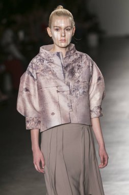 Manken Nyfw bahar yaz 2018, Konseyi, kalkınan Amerikan moda tasarımcıları 10 Eylül 2017 New York'ta Pier 59 stüdyolarında iskelede Fesvedy featuring Caafd sırasında pist yürür