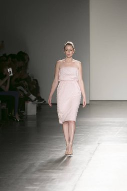 Manken Nyfw bahar yaz 2018, Konseyi, kalkınan Amerikan moda tasarımcıları 10 Eylül 2017 New York'ta Pier 59 stüdyolarında iskelede Mikelsen featuring Caafd sırasında pist yürür