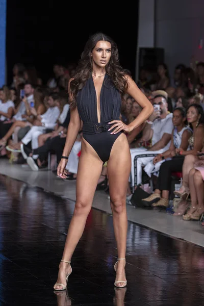 Model Walks Runway Liliana Montoya Fashion Show Summer 2020 Collection — Stock Photo, Image