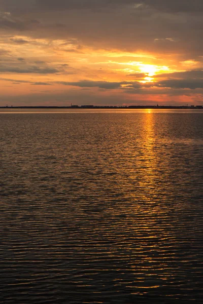 Beabutiful sunset ower havet — Stockfoto