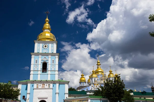 Сент-Майкл Золотоверхий собор у Києві — стокове фото