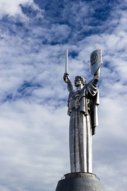 Kiev, Ukrayna - 17 Mayıs 2015: Ukrayna İkinci Dünya Savaşı'nın tarihi Müzesi. Vatan anıt